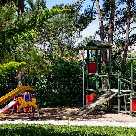 Lovely House With Shared Swimming Pool And Garden 別荘
