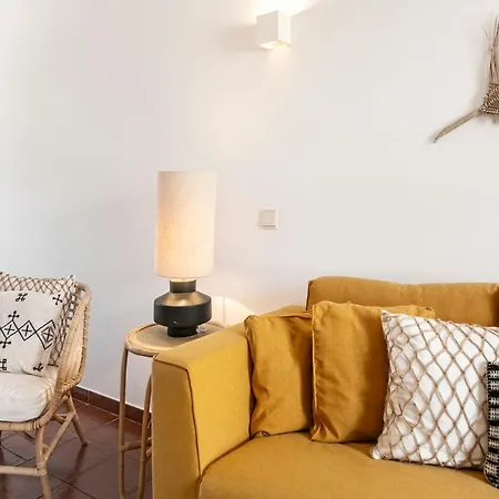 Lovely House With Shared Swimming Pool And Garden 別荘 *