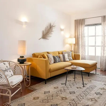 別荘 Lovely House With Shared Swimming Pool And Garden *